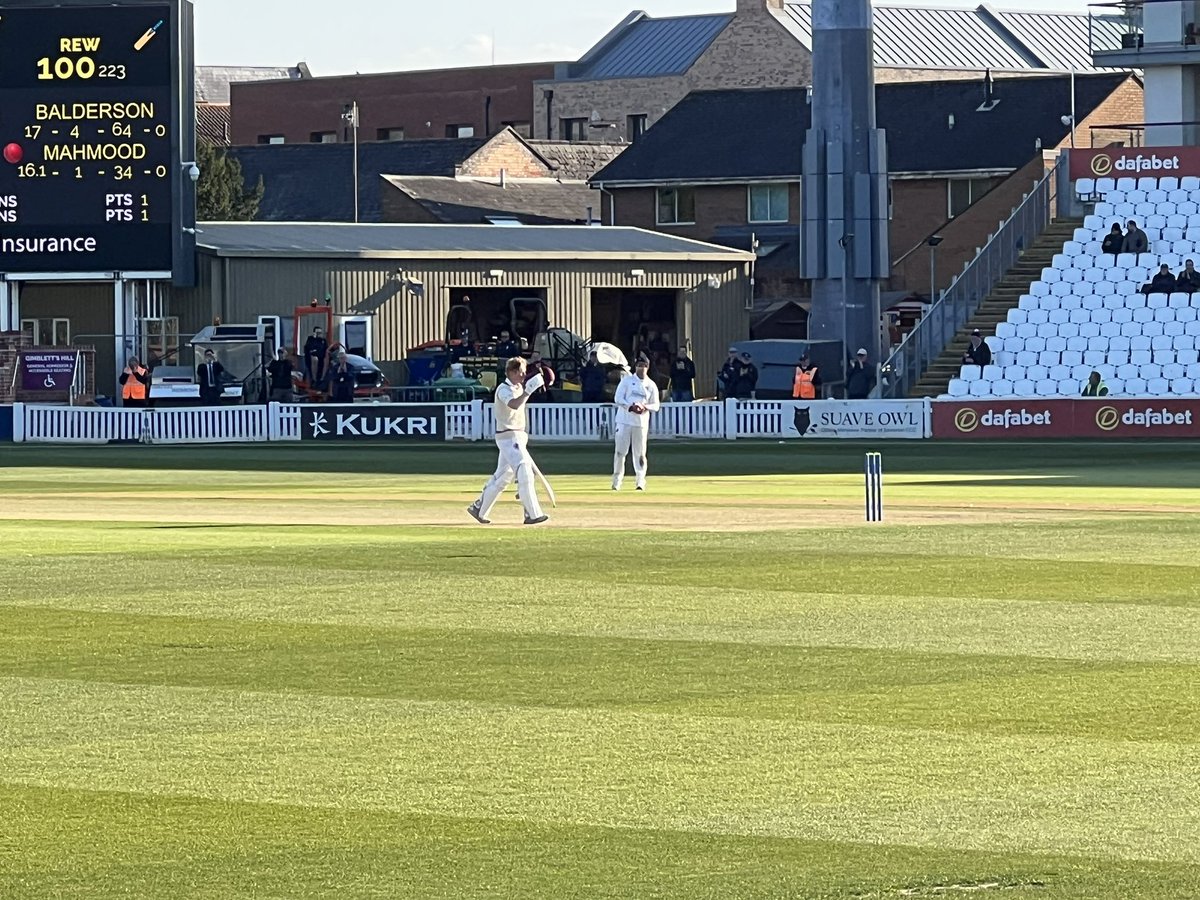 A Thursday at the cricket ☘️🏏 @tomabell1 @jamesrew15 ✔️ ~ top stuff @MichaelBarber9