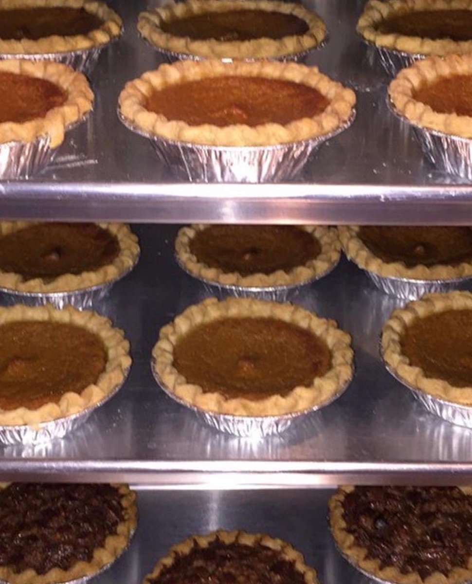 Mechelle's Baking Co tweet media