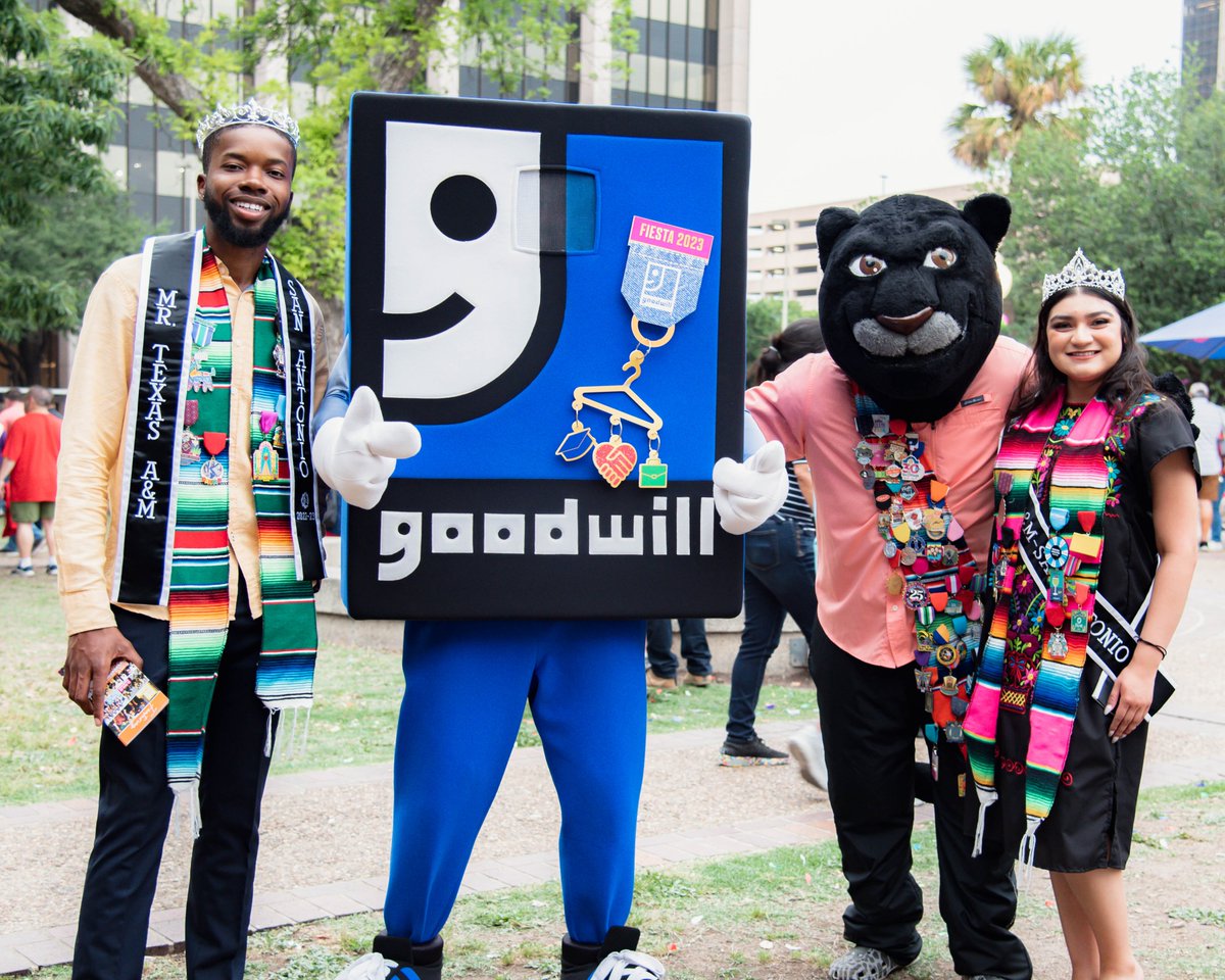 The rain didn't get in the way of our Fiesta spirit!🎉

Good William had so much fun meeting his friends in the community at Fiesta Fiesta. 

¡Viva Fiesta¡ ¡Viva Goodwill!
#FiestaSA2023 #GoodwillFiesta23 #VivaFiestaSA2023