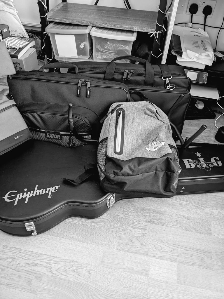 SnaBMusic's tweet photo. All set for Slane Studios tomorrow 🤘 https://t.co/8ng3mTcE22