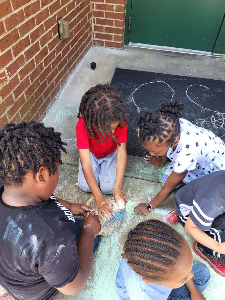 BassettRobin's tweet photo. C for chalk for the ABC Countdown to the last day of school.  The kids were definitely more colorful when we were done.
#nsccbethebest
@HopeFBarr 
@RyanEarlJames 
@Samantha_Fuhrey 
@RPES_Cougars https://t.co/RAENUVPfmS