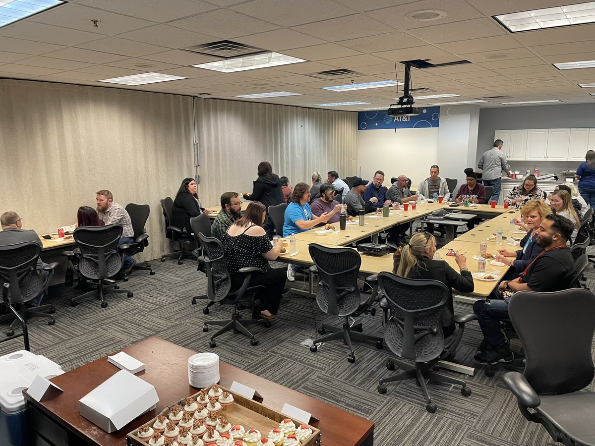 JulieHockenber1's tweet photo. Lots of fun and excitement this week in Boardman. @Michael__Horner @ruthtadlock @AdamMiller0615 @JenniferCurry15 @WhitneyPryor88 Today we wore green for Earth Day. We had a site visit and Town Hall. All the fun!!!!#lifeatatt #WeGotYourBackOffice https://t.co/Qn8j3Qc54t
