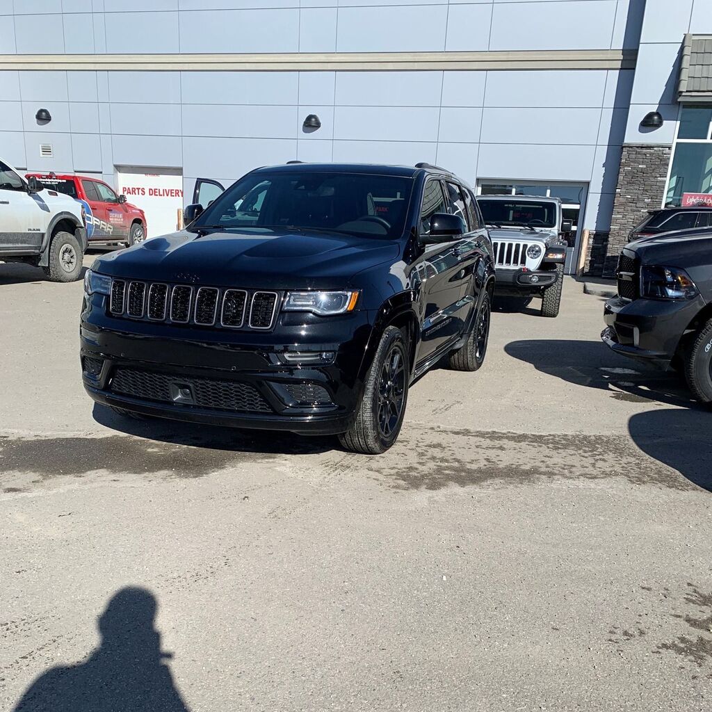 Cochranedodge's tweet photo. https://t.co/tbrOvSSi8k to the Cochrane Dodge Family Aaron! He came in looking for a vehicle that went everywhere he did! With the help of Alex and the team he was able to get into this Certified 2022 Jeep Grand Cherokee! No matter your needs, wants and lifestyles, here at Coch… https://t.co/9LnYjQHU1r
