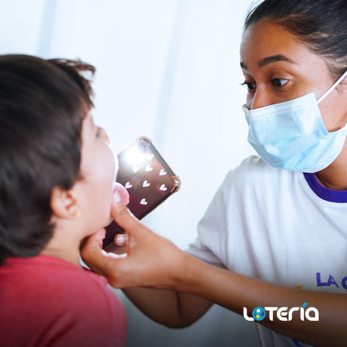 loteriasv's tweet photo. ¡La salud es sinónimo de alegría🤩💊!
Gracias a tu compra de nuestros productos #LOTIN #LOTRA y #DALE estamos llevando muchas sonrisas a todo nuestro país a través de nuestras brigadas médicas. https://t.co/hW4eyggg0R