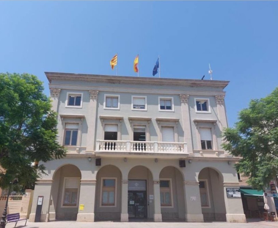 📢 CONCENTRACIÓ CONTRA #VOX
📅 Diumenge 23 d'abril
📍Plaça de l'Ajuntament de #vdm
🕠 9 del matí 
Per un Vilassar de Mar lliure de #racisme #feixisme i #homofòbia 
#nopassaran
"Deixar un món millor és  una obligació ètica que tenim des que naixem" <a href="/yeyaboya/">Mireia Boya Busquet</a> 
Al feixisme ni un pam