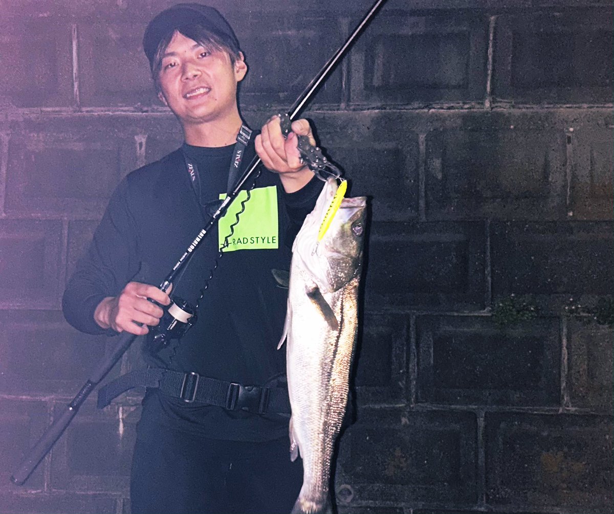 satoshi19970107's tweet photo. RAZAMIN90でトップゲーム💥
水面から魚出た時のワクワクは凄い✨
#RADSTYLE
#RAZAMIN90 https://t.co/OpDuXAjbWt