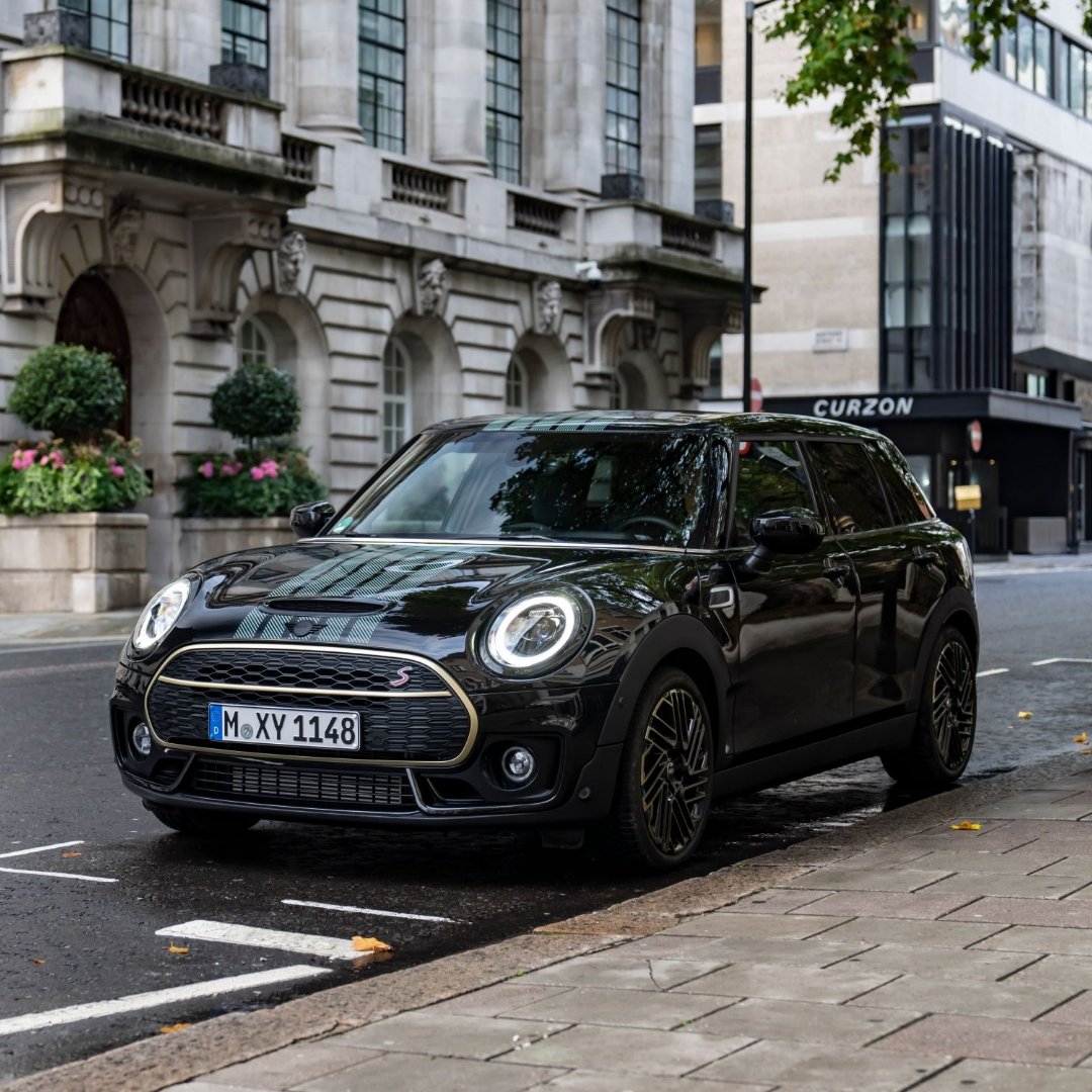 MINIofOmaha's tweet photo. Cruising through the city with that MINI style 🖤 https://t.co/d1OLcpuZAM