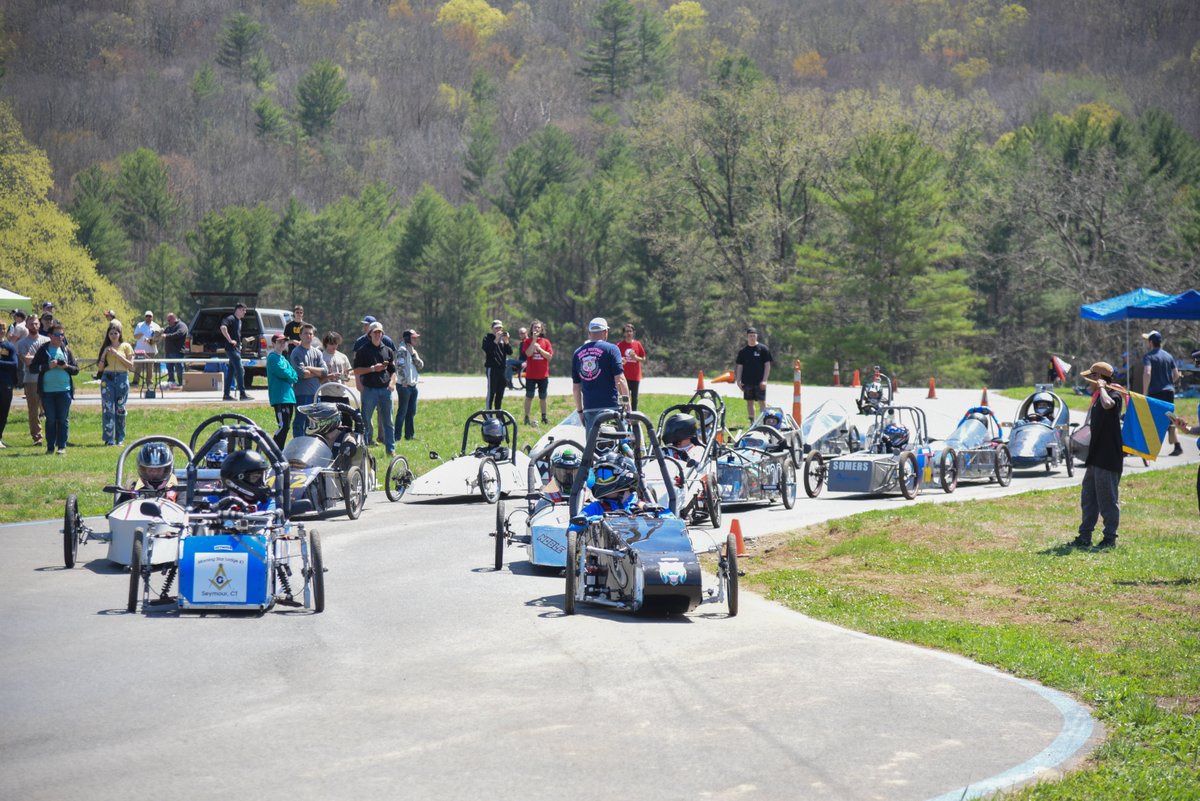 avonoldfarms's tweet photo. Earlier today, members of Club Forge participated in the Electrathon Challenge where, after spending the last few months building their vehicle, they raced against other schools at Lime Rock Park. #EngineeringAtAvon https://t.co/AyTm4OAaXJ