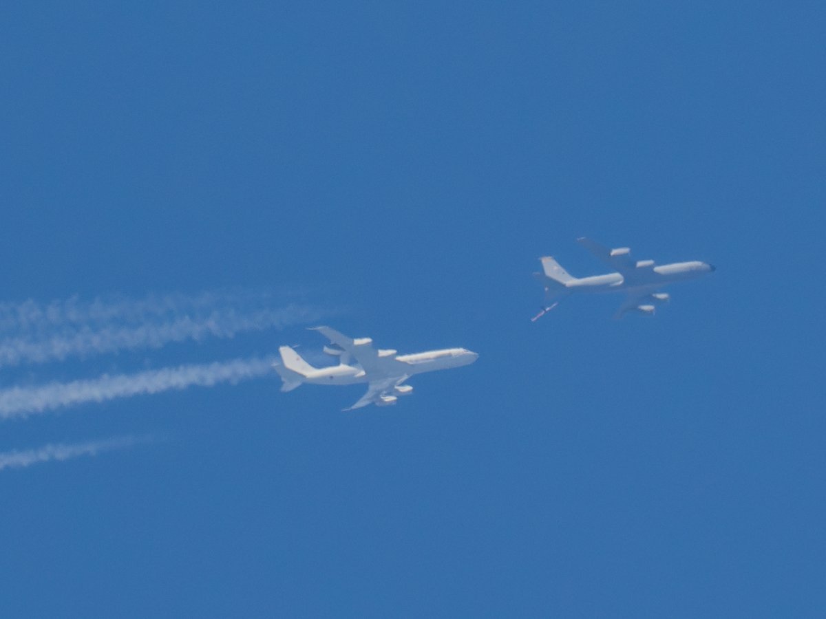 AdsBspotter's tweet photo. This afternoon above northern Germany on refueling track. AWACS NATO40 #4d03cc reg. LX-90454 and KC-135 #ae035e reg. 58-0077
Air was not that clear for better photos.
#avgeeks #avgeek #nato #awacs #kc135 #aar https://t.co/Nl6QdOeALd