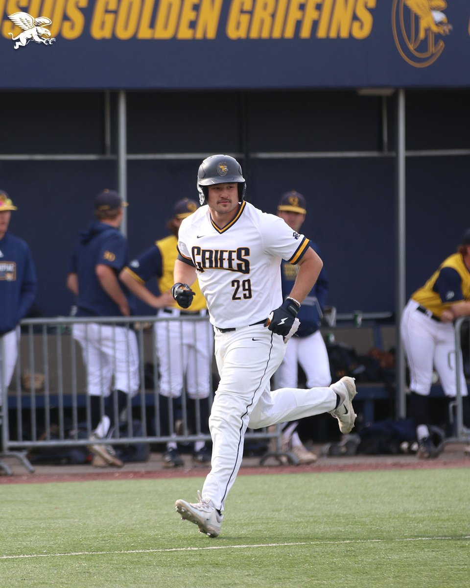 GriffsBaseball's tweet photo. Let the bat do the talking. 

#Griffs https://t.co/EdUM4jlqAS