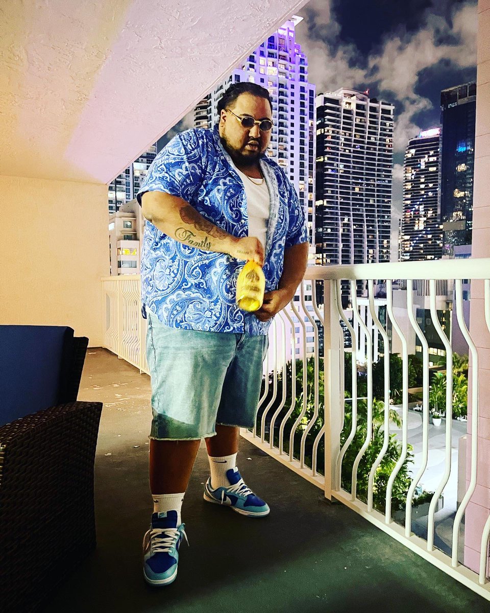 DJ_highlighta's tweet photo. It’s gone be a long ride tell em buckle up ♠️ 

#Miami #Tootsies #Birthday https://t.co/d6mQ2CQIr2