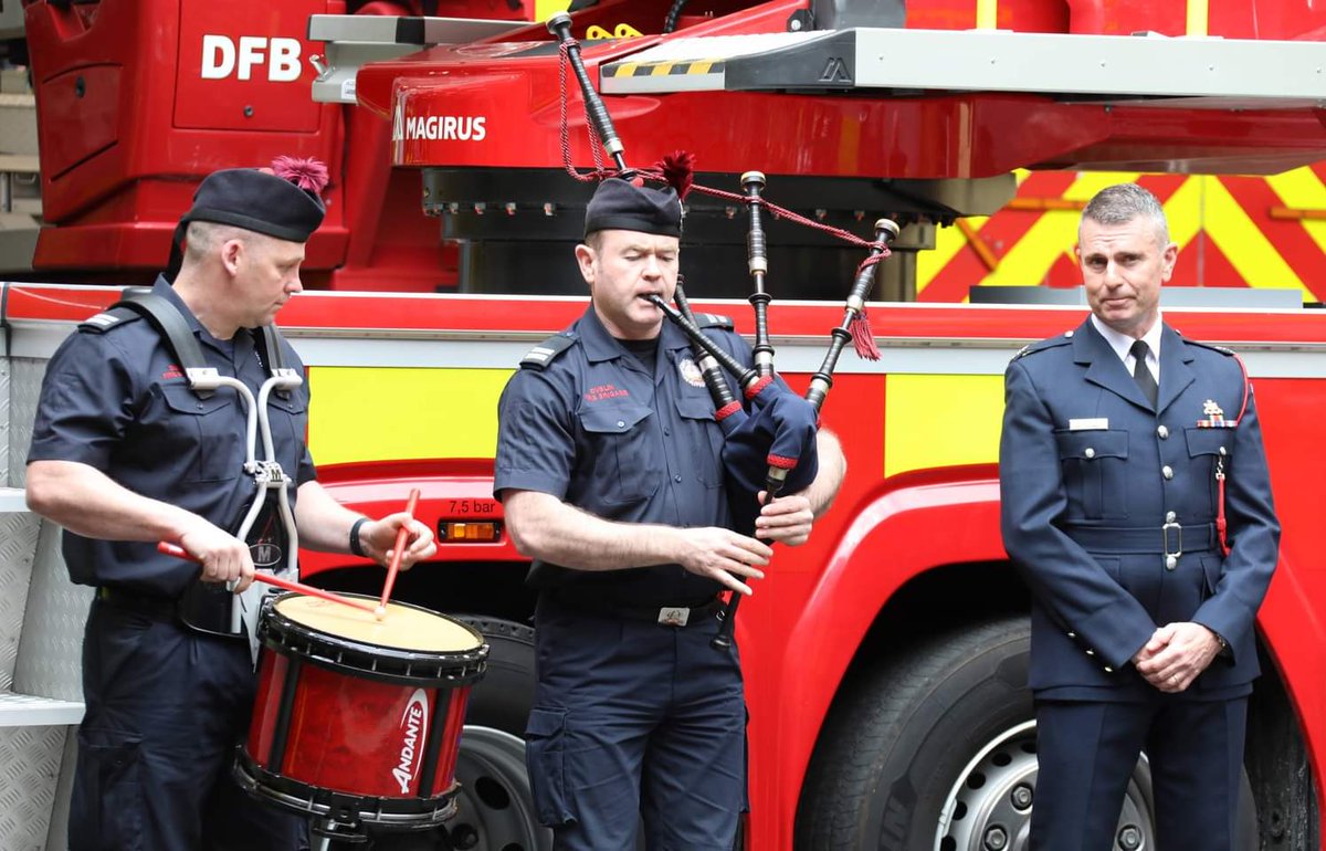 After 31 years District Officer Derek Cheevers has retired. A senior DO with DFB, he also trained <a href="/eu_echo/">EU Civil Protection & Humanitarian Aid 🇪🇺</a> EU responders and deployed to real world disasters where he gained unrivalled experience.

Derek will be deeply missed but the future is undoubtedly bright. Thanks DO 👏👏🇪🇺
