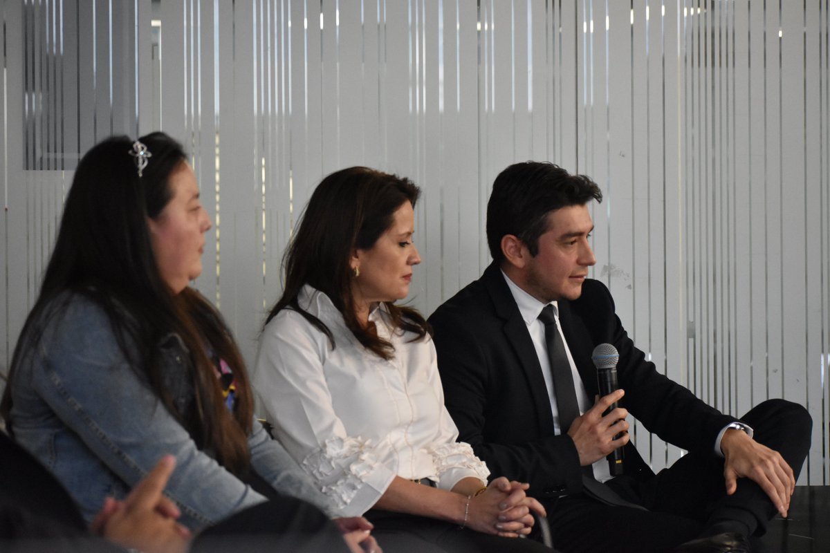 INTIC_Colombia's tweet photo. "Estrategias de reclutamiento de pacientes" organizado por #INTIC, contó con la participación de más de 400 personas conectadas virtualmente, Agradecemos a los expositores e invitados por compartir sus conocimientos con nosotros. ¡Un evento enriquecedor y valioso! https://t.co/2RpZZ6lYh5