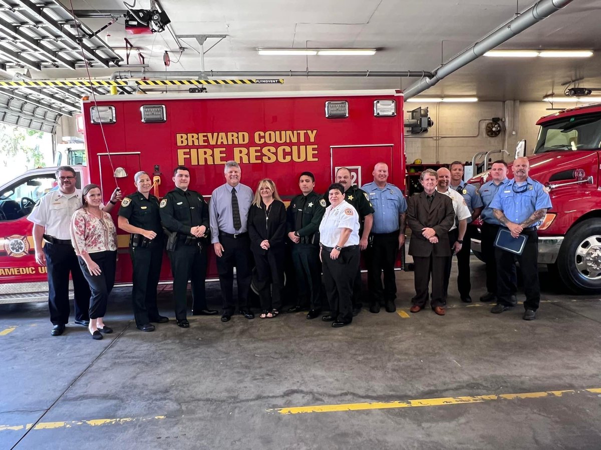 EMSOfficer's tweet image. No better way to end the week! Recognizing some of our department&apos;s EMS champions &amp;amp; our law enforcement partners for the successful resuscitation of a cardiac arrest victim. Did I mention the survivor was in attendance as well? Job well done! #ItTakesAVillage #BCFREMS #HPCPR #EMS