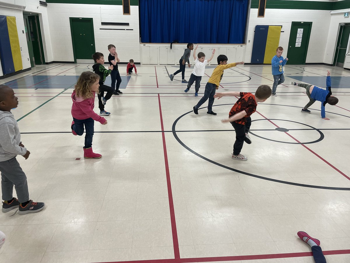 MrsBeg24's tweet photo. We had a great time at our final @Luv2Groove session today! 🦊@StPhilipOCSB @OttCatholicSB #ocsbKindergarten #ocsbArts https://t.co/fyXTxFH6q7