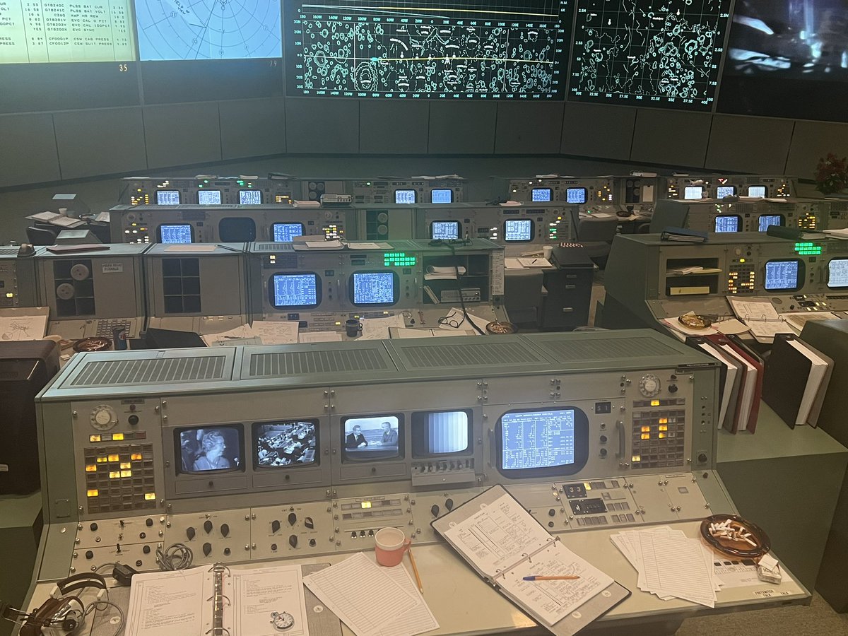 DrDaliah's tweet image. Houston…..we have a problem… #NASA #SpaceCenter #MissionControl