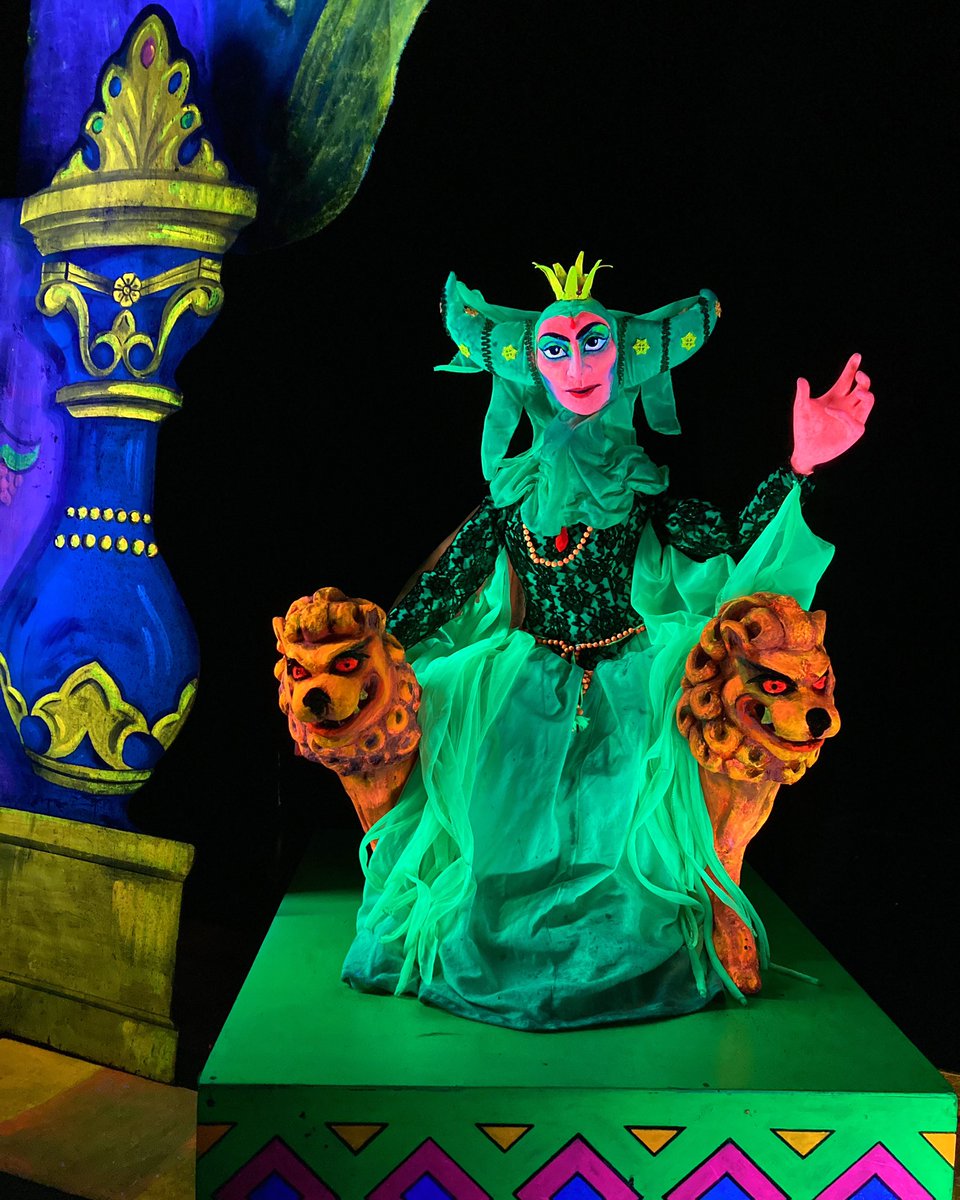 I am the fairest of them all!! Hahahahaha!! Come and boo and hide the baddie in our family puppet pantomime starting Sat 22nd April 1.30pm tickettailor.com/events/purvesp… #puppetshow #puppetry #theatre #scottishtheatre #purvespuppets #biggar #Scotland #southlanarkshire #whatson #biggar