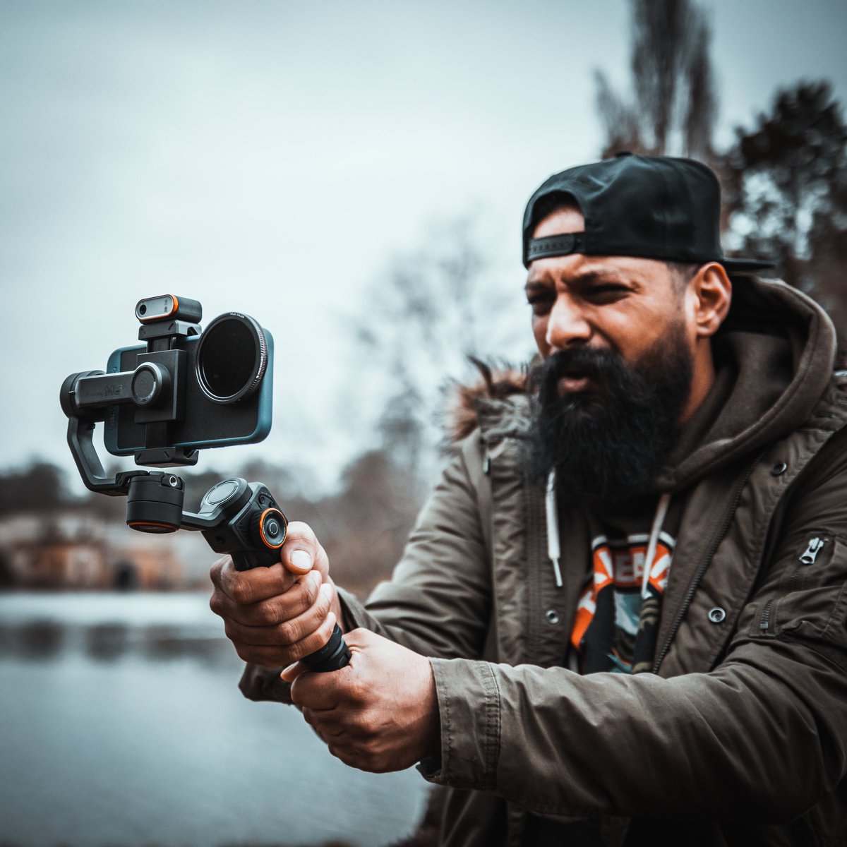 anil_dave's tweet photo. Wow! This might be the BEST gimbal for iPhone 14 Pro Max! 🔥 #filmmaker #Filmmaking #iPhone #iPhone14ProMax 
⬇️⬇️⬇️⬇️
https://t.co/bbA8cKDuHy https://t.co/2QYI4DdfXv