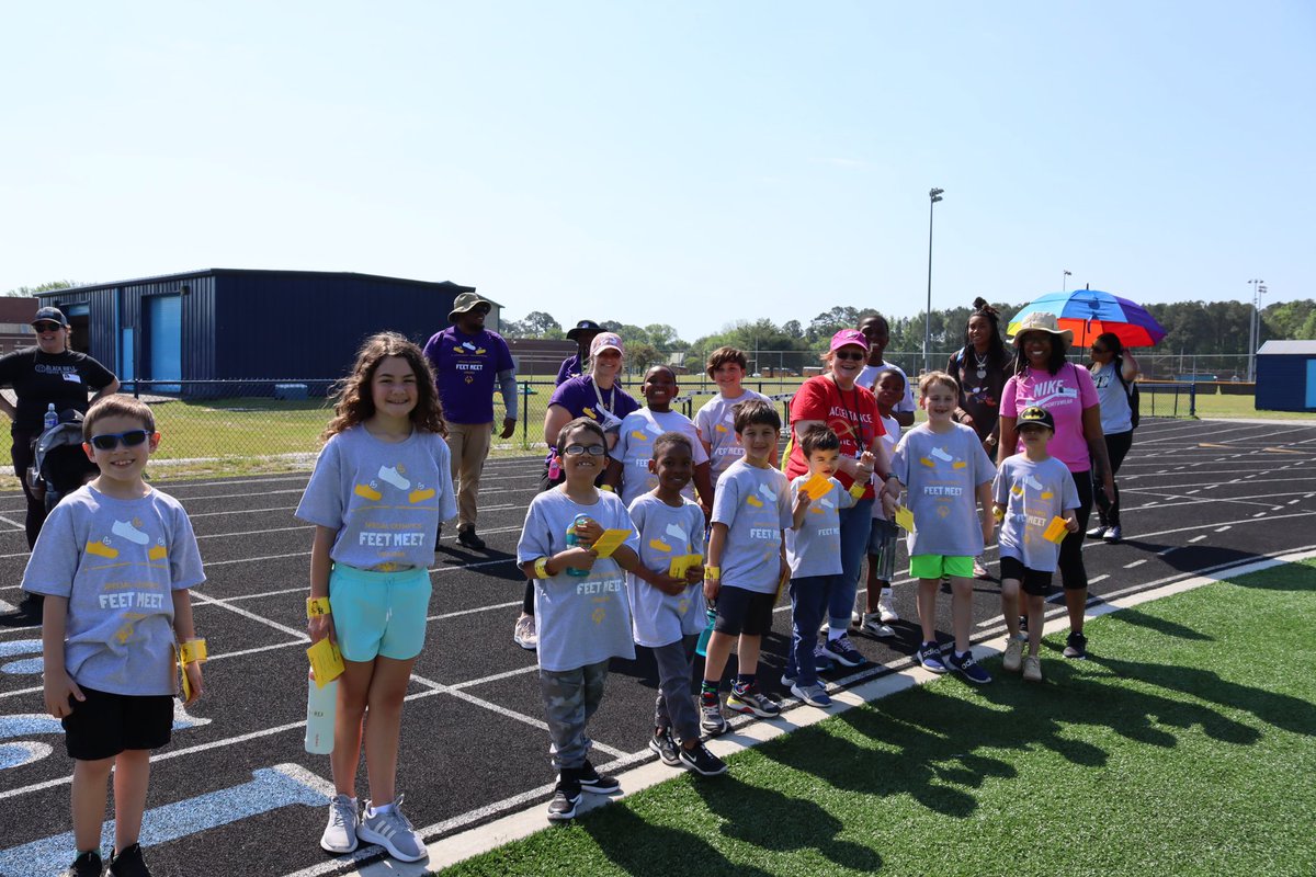 MrsMasons_Class's tweet photo. We had a blast at #LittleFeetMeet today! Athletes and Buddies had so much fun participating in the different events! 

@little_gunther #BuildingtheBestSPS @HillpointHusky @SPS_SpecialEd https://t.co/oh6sXDiA6A