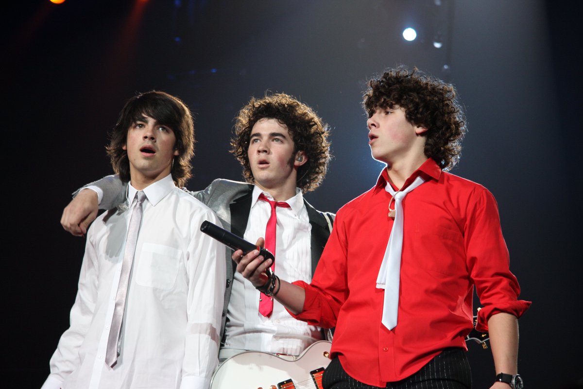 joejonasarchive's tweet photo. jonas brothers, 2008. https://t.co/289XXXYXPm
