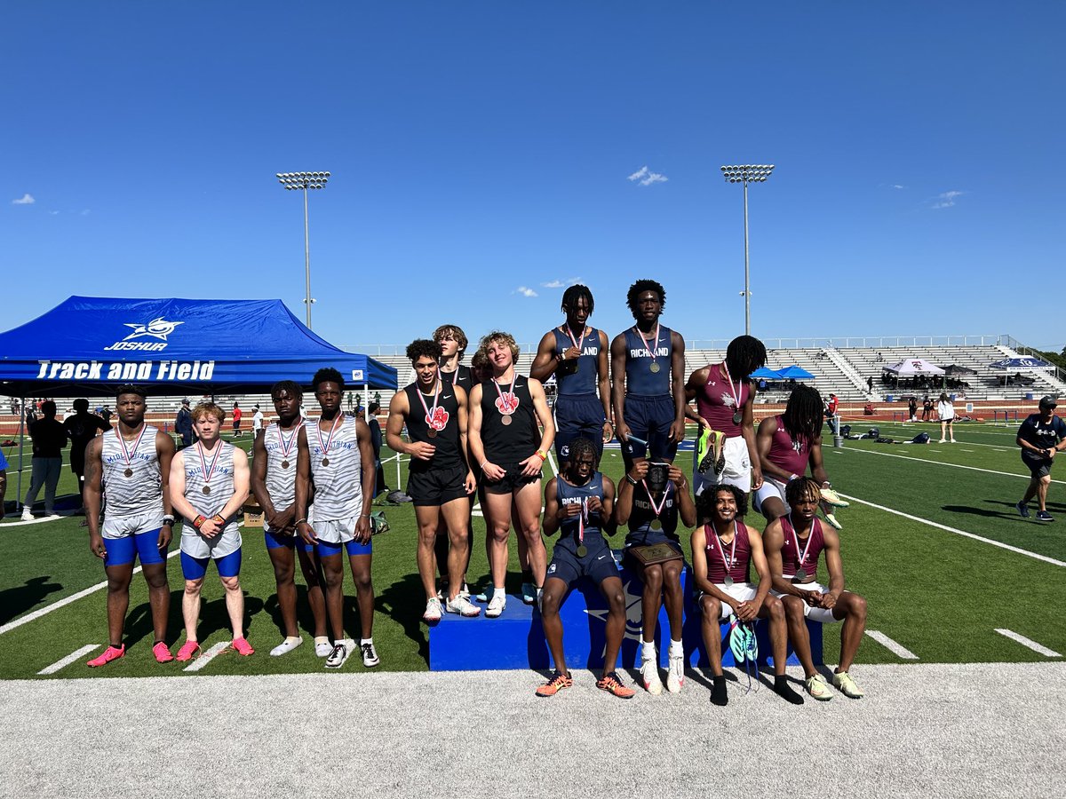 Varsity Boys 4x1 advance to regionals! <a href="/MHSPanthers/">Midlothian High School</a> <a href="/MHSPantherXC_TF/">MHS Panthers XC/ T&F</a> <a href="/jwfos22/">Coach Joey Foster</a>
