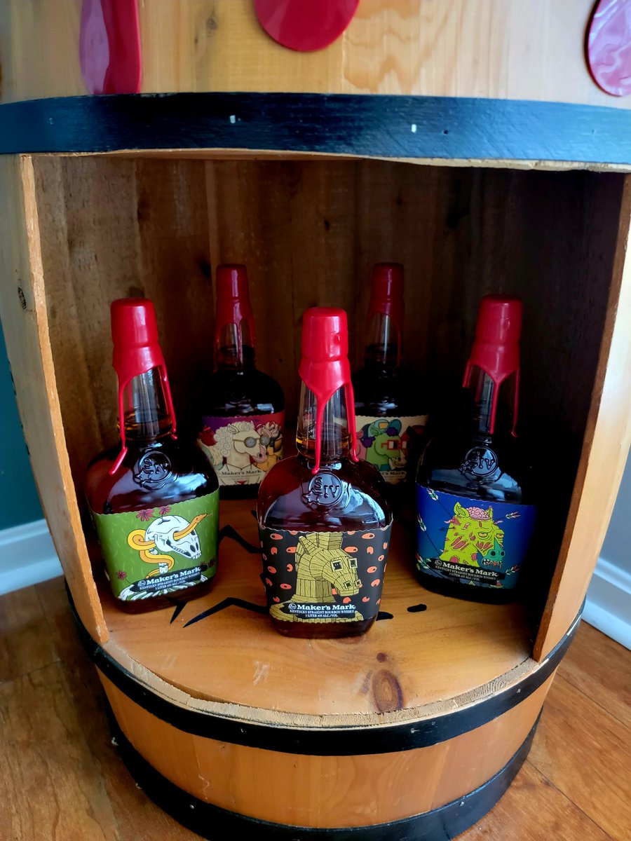 B_Rodgers77's tweet photo. Finally got the @partyhorses @MakersMark set out on display! https://t.co/gHbRrMHmir