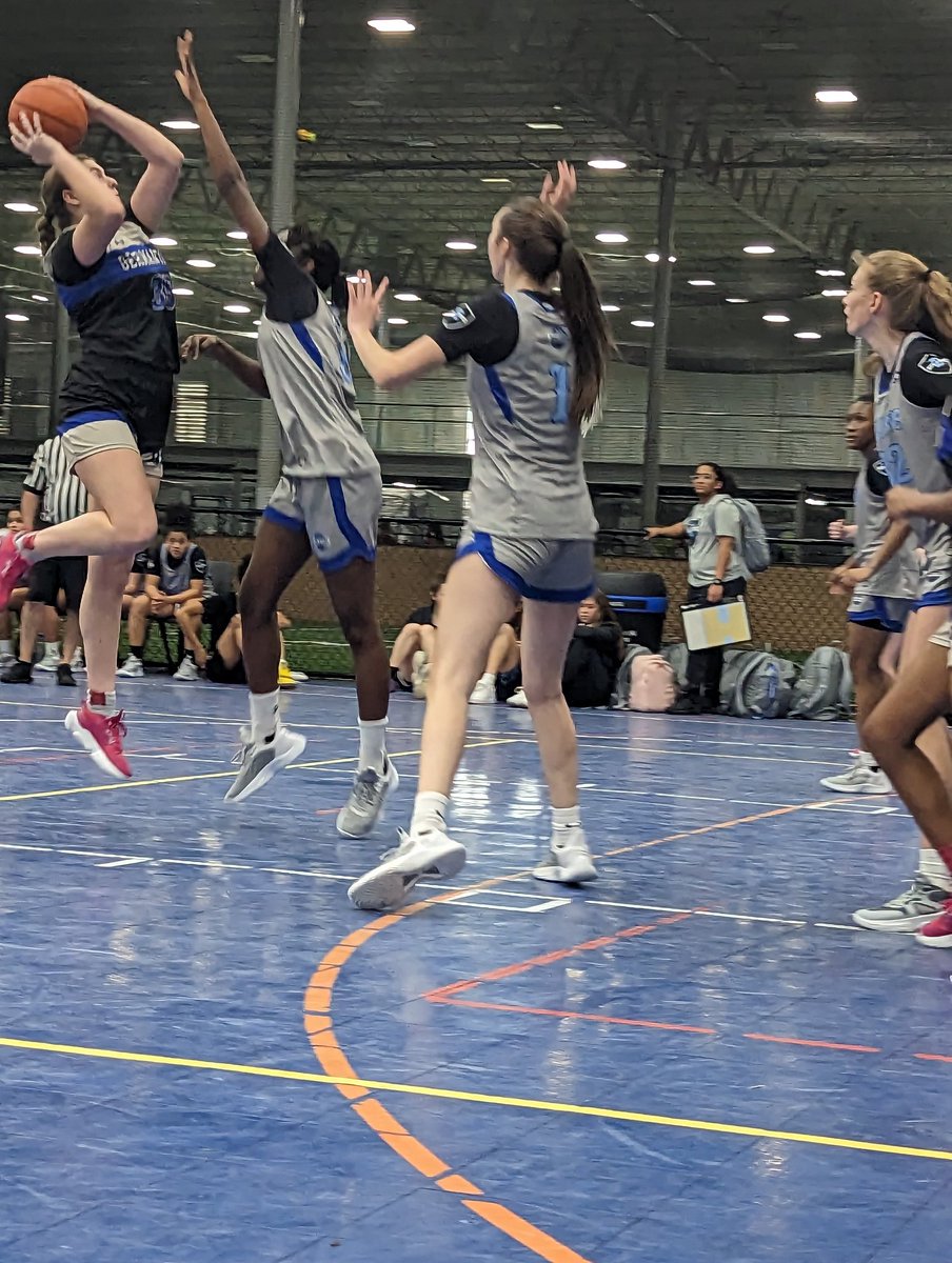 CoachWaltGrlzBB's tweet photo. DJ,

Have an AA County spotting here at the Nook...Ms. Ava from Southern High School doing her thing with GLP 17 U GUAA.👏🏾👏🏾��🌠🌠 https://t.co/xohwcZOGHn
