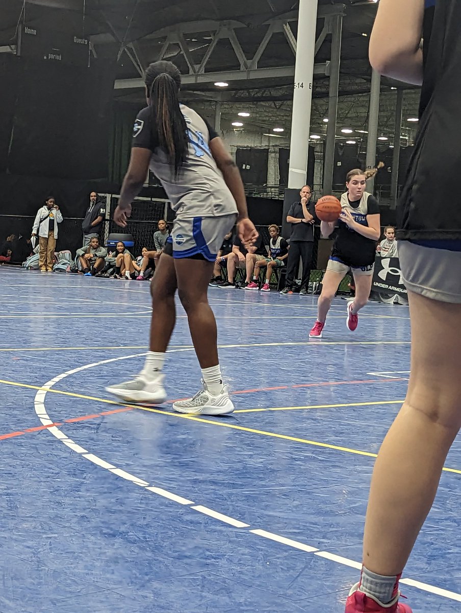 CoachWaltGrlzBB's tweet photo. DJ,

Have an AA County spotting here at the Nook...Ms. Ava from Southern High School doing her thing with GLP 17 U GUAA.👏🏾👏🏾��🌠🌠 https://t.co/xohwcZOGHn