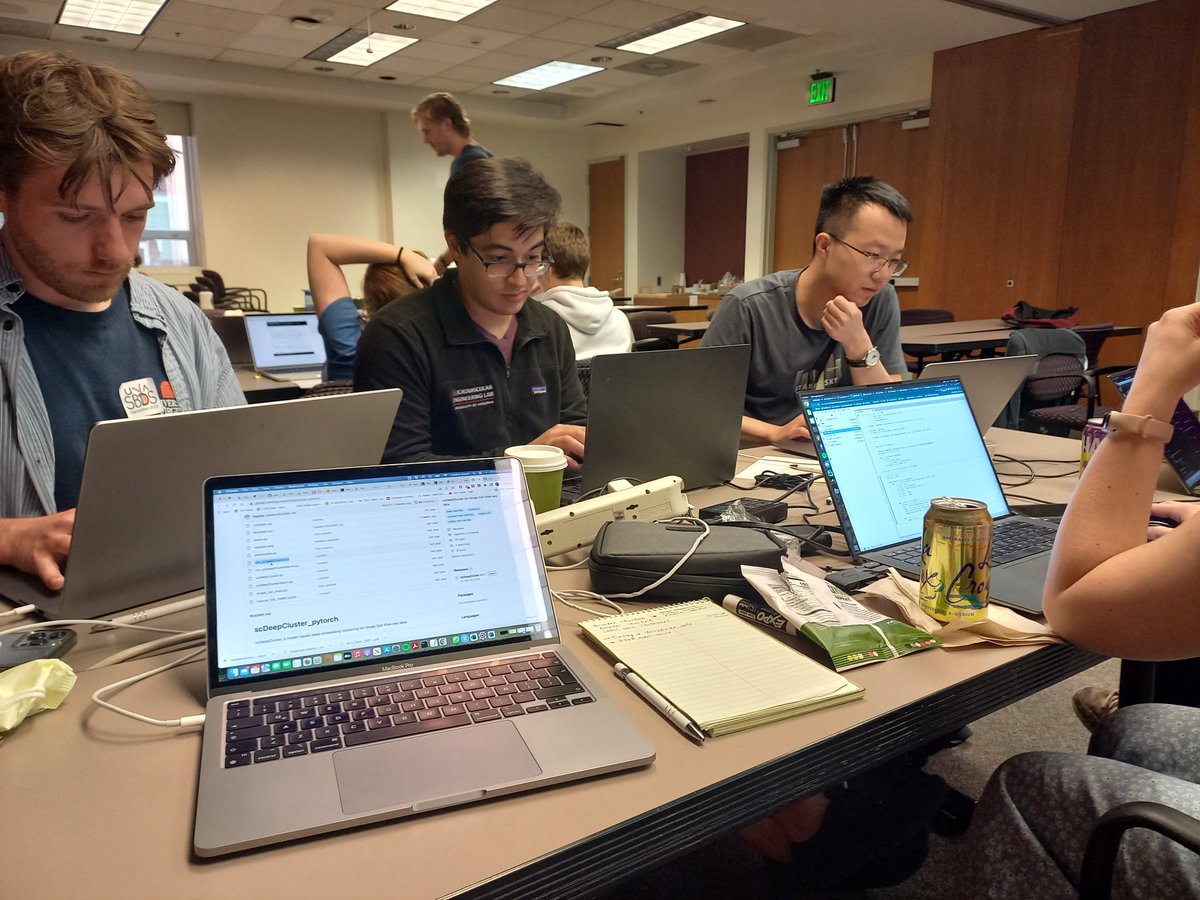uva_sbds_tg's tweet photo. Hackathon vibes at UVA! @UVABME @uva_bims https://t.co/bOkxXcqy8S