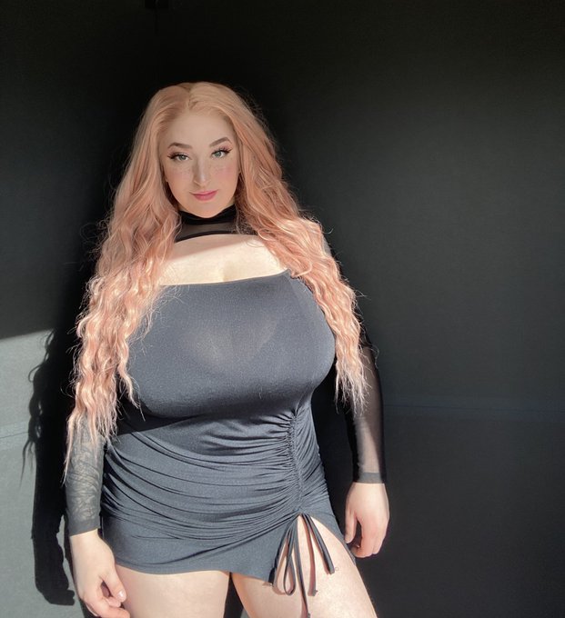 100 retweet&rsquo;s and I&rsquo;ll post an exclusive 💞 https://t.co/bZ0SVLcFJl