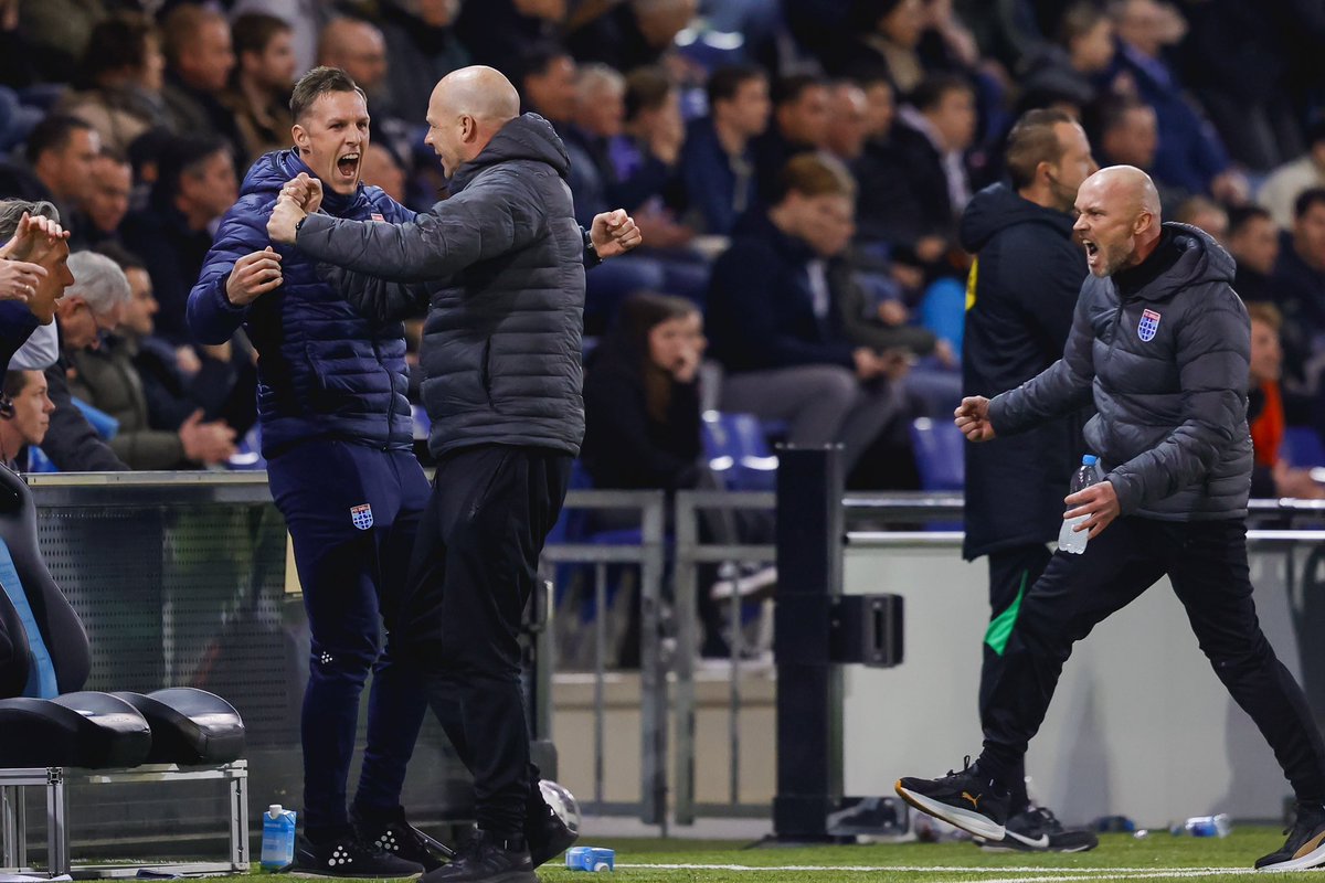dickschreuder's tweet photo. Top gewerkt met elkaar ! PROMOTIE , Spelers en staf gefeliciteerd en ook dank vanuit ons naar de supporters #believe #promotie #totvrijdag #opnaarmeer https://t.co/8bWbPVgNRn