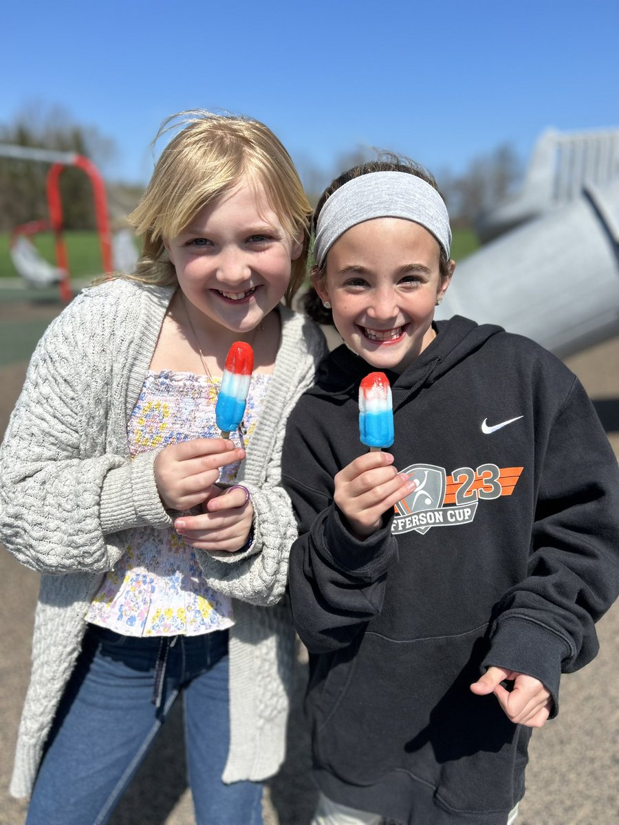 Ms_Sica5's tweet image. After working so hard on NYS testing this week…not much beats popsicles in the sun to celebrate! #hardworkers #cadets #mycrew