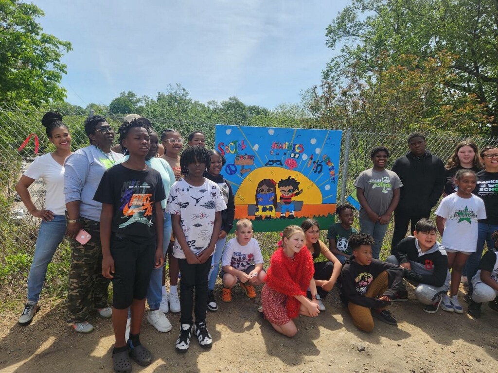 PandaLitCoach's tweet photo. Round of applause ππΎ for a job well done to the @parksideaps πΌ 5th grade students, teachers, @ParksideIB π@AyshaPennerman π¨@ayana_weekes ποΈ & Thank you @AtlantaBeltLine for the partnership! @principalfoster @drkalag @DrLisaHerring #PandaCommUNITY https://t.co/rztZkQ3ToK