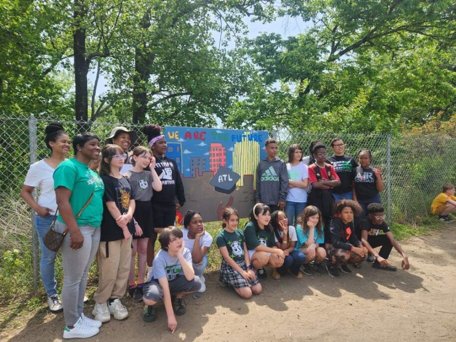 PandaLitCoach's tweet photo. Round of applause ππΎ for a job well done to the @parksideaps πΌ 5th grade students, teachers, @ParksideIB π@AyshaPennerman π¨@ayana_weekes ποΈ & Thank you @AtlantaBeltLine for the partnership! @principalfoster @drkalag @DrLisaHerring #PandaCommUNITY https://t.co/rztZkQ3ToK