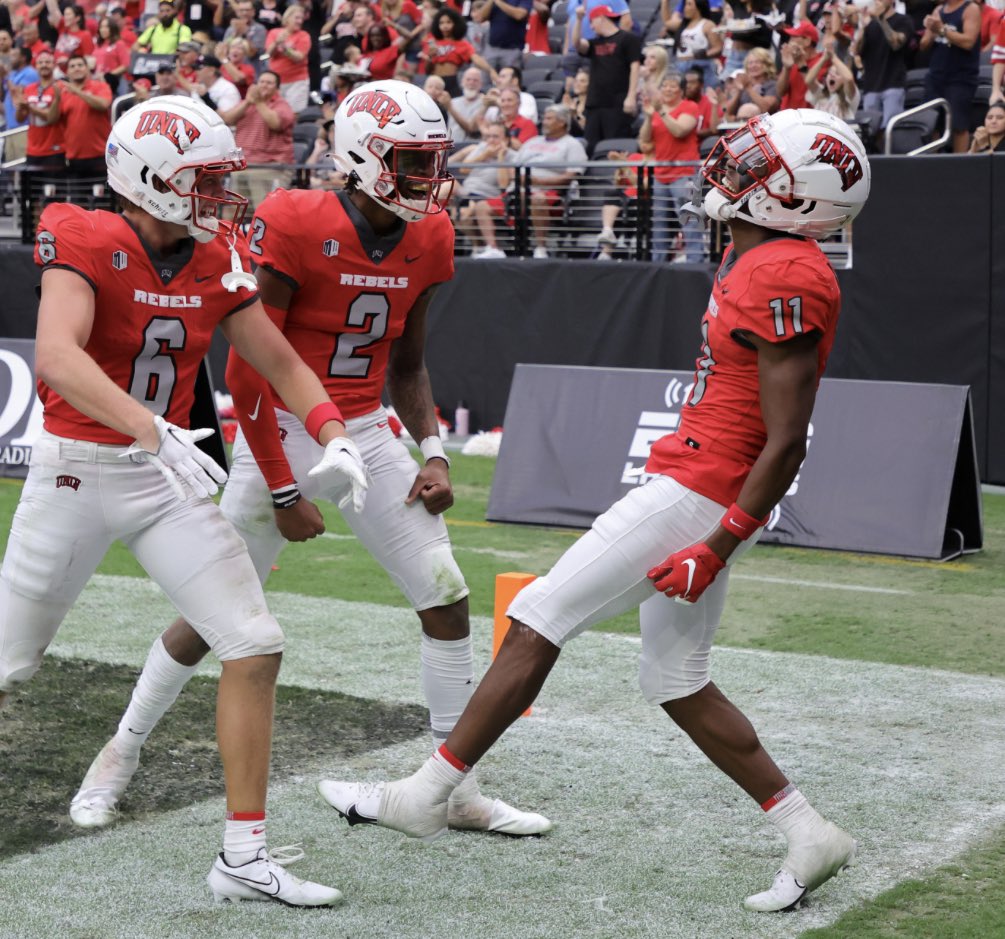 #agtg I am blessed to say I have received an offer to extend my football career at UNLV @Mike_Scherer38 @CoachDeLaTorre @DaveHenigan @LdubbRedRed @CoachMyronN