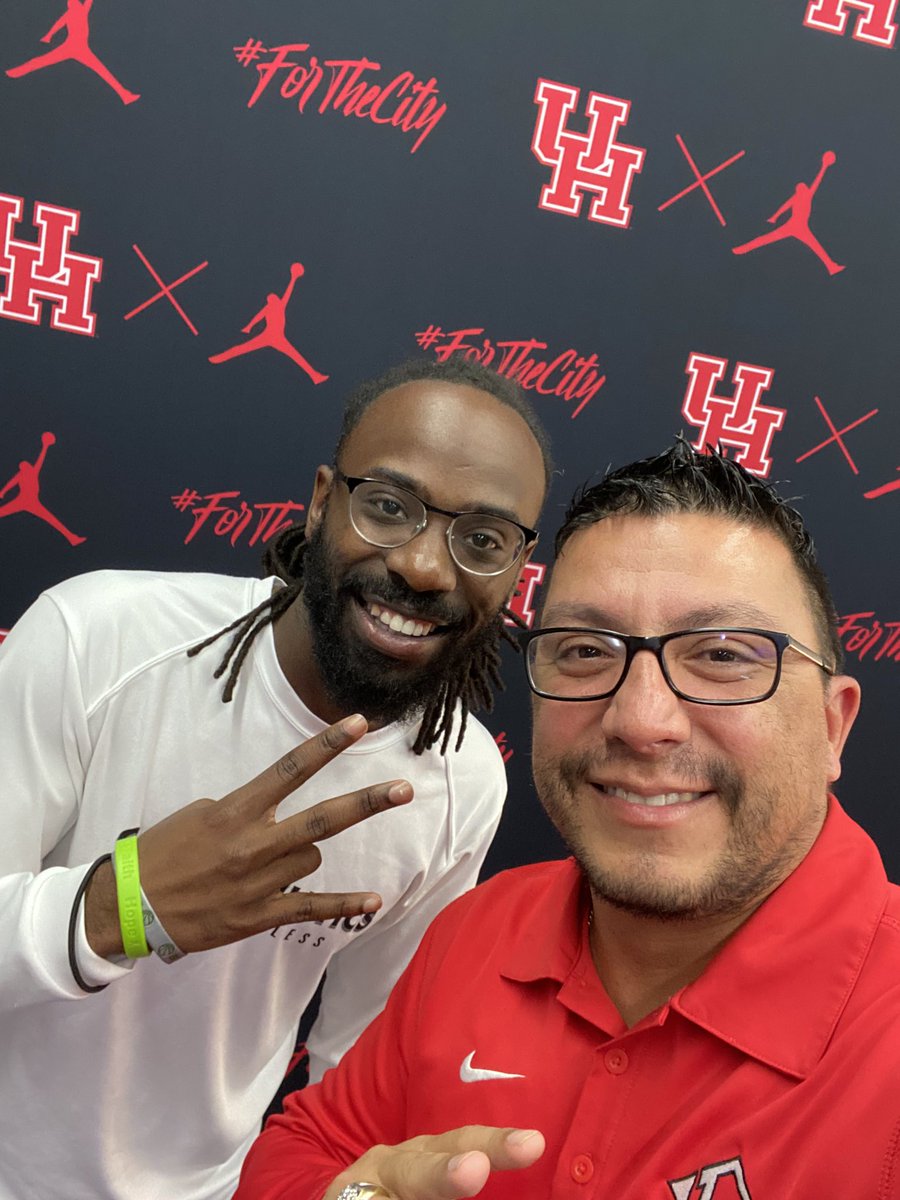 BrooksideHoops's tweet photo. This is a BIG ONE! One of our guys will be teaching students how to run fast, turn left, and jump! Congratulations @CoachAlexander6 on your new position at Clear Springs High School! 🖤💛 https://t.co/RmDL0yHEtM