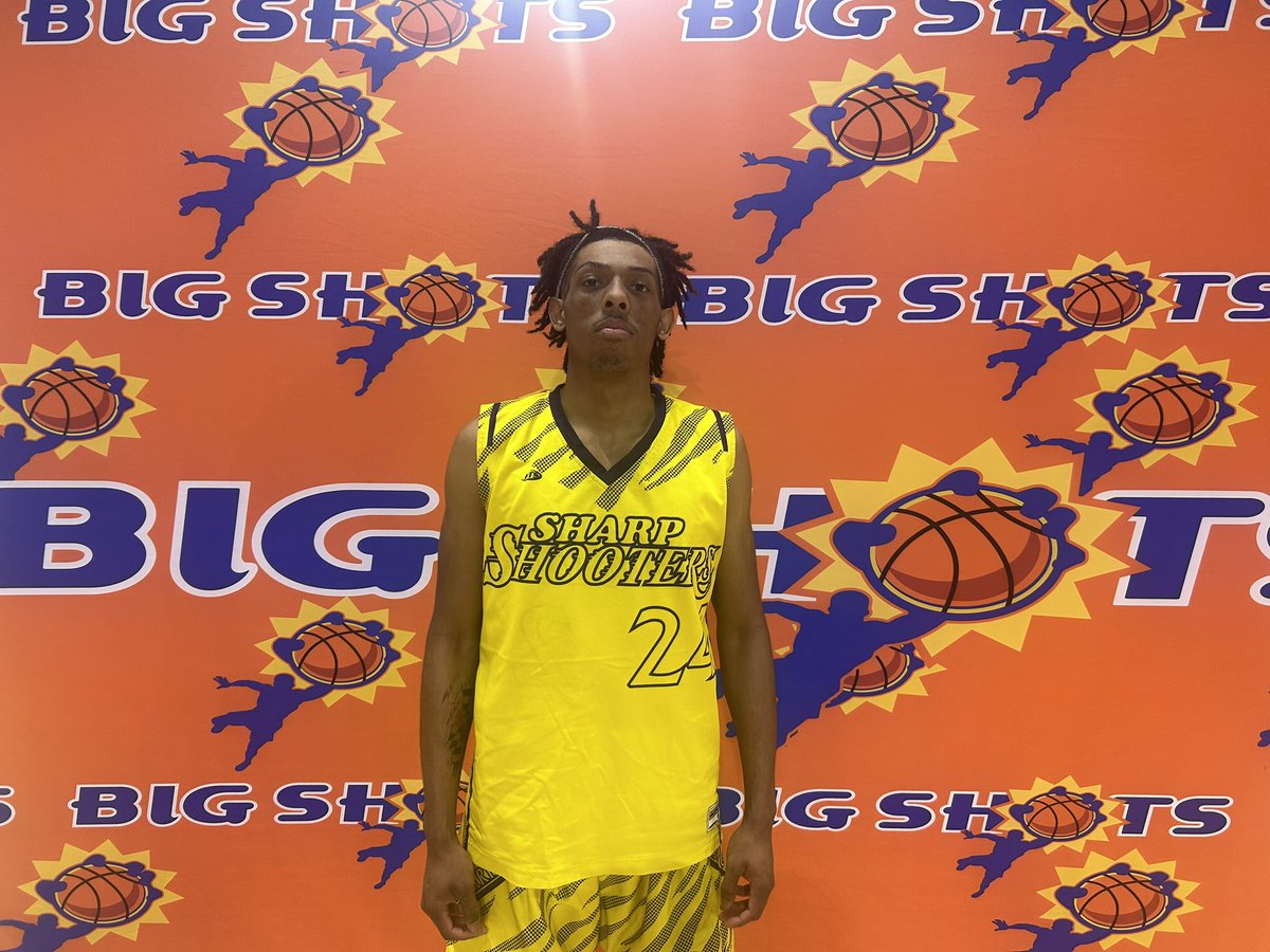 BigShotsGlobal's tweet photo. #BIGSHOTS #CarolinaLive

17U Boys 

SharpShooters Big Shots 74
#2 Damien Jackson 20 *
#4 Stephon Gaddy   20 *
ACE SD Elite 40 https://t.co/ZsDzbTPFEq