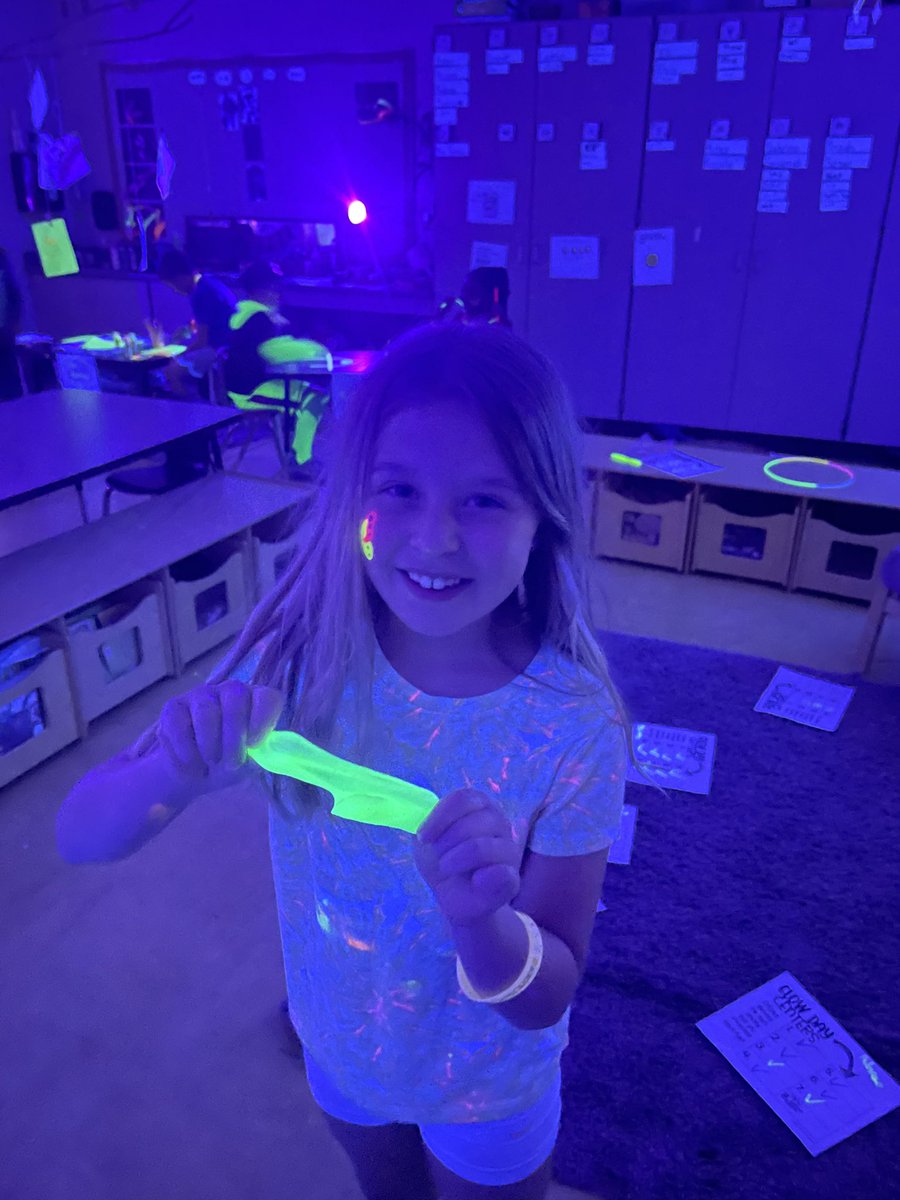 Elizabeth Farris tweet media