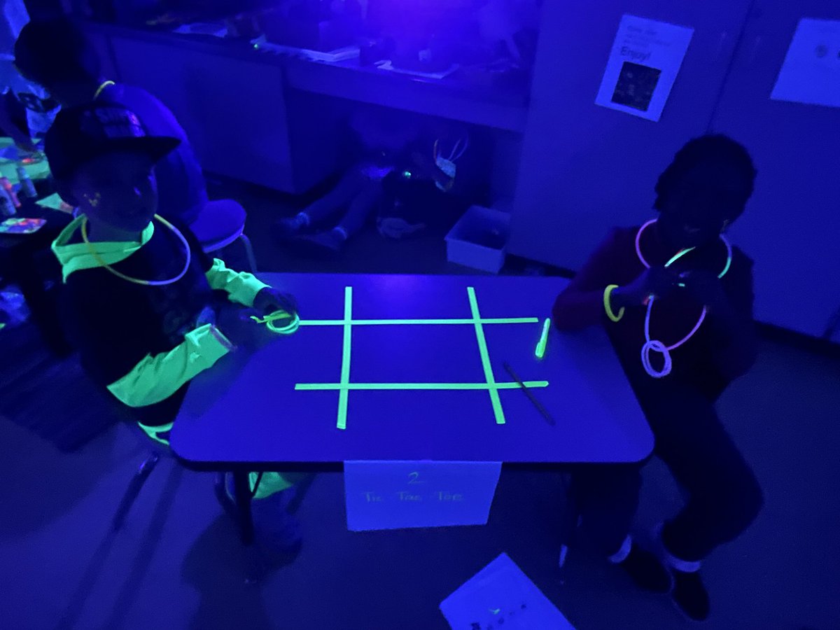 Elizabeth Farris tweet media