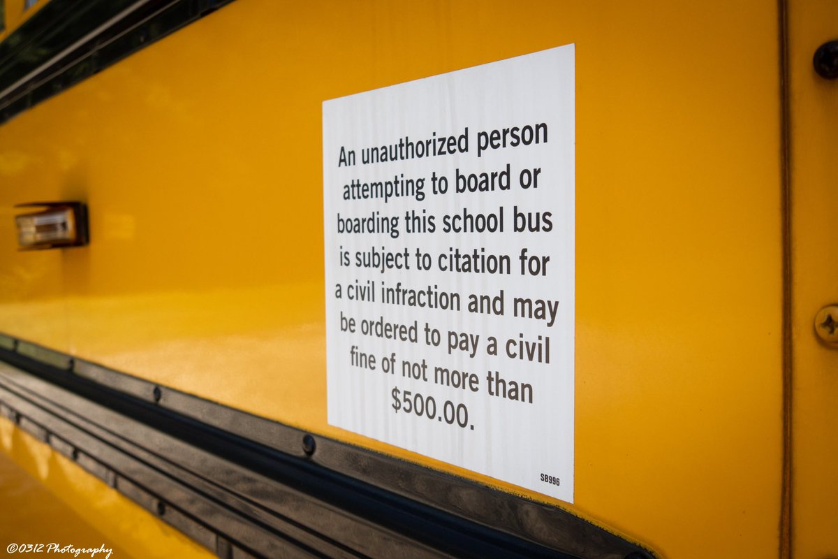 0312Foundation's tweet photo. ATTENTION: It is absolutely illegal for any unauthorized individual to board a school bus in the state of Michigan…parents of students on the bus included. Drivers have no idea what your intentions are &amp; they MUST assume the worst for everybody’s safety…#schoolbus 🚍 https://t.co/qvX7WkqV1Y