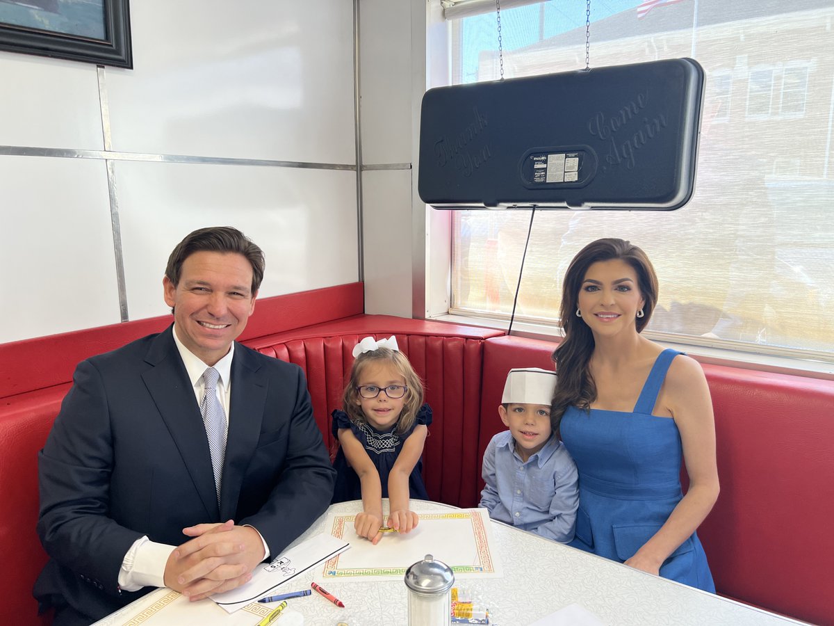 CaseyDeSantis's tweet photo. Great being back at K's Hamburger Shop in my hometown of Troy, OH…

K’s opened in 1935 and has served my parents, grandparents and even my great grandparents.

It was special to have @RonDeSantisFL and the kids join me to continue the tradition! https://t.co/dAhqyuFSkV