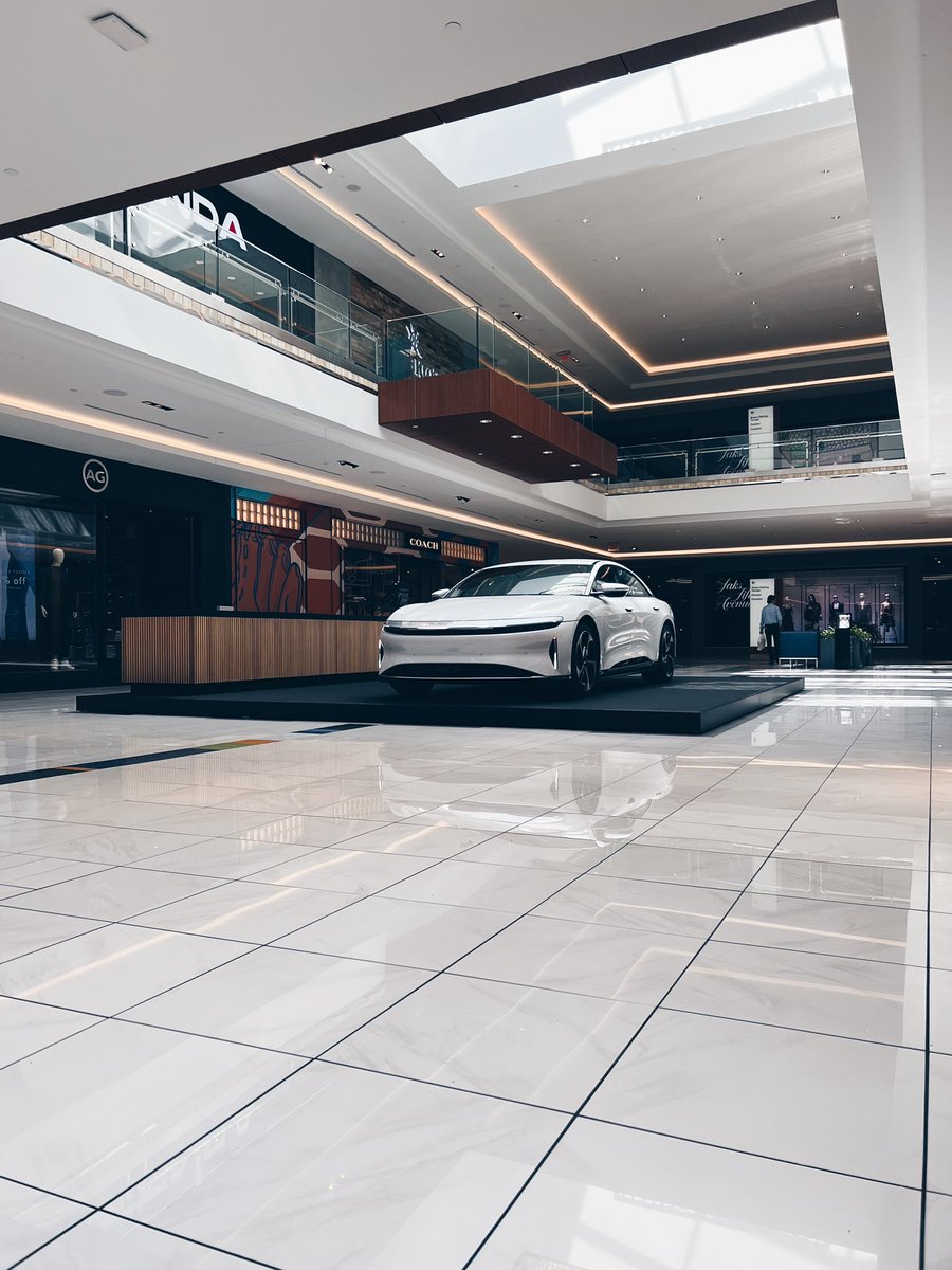 cxschultz's tweet image. Check out the Lucid Studio Pop Up now live at The Galleria in #Houston, TX. You can see and touch the interior material and external colors in this one of a kind display!  Groundbreaking in all ways!! #lucidmotors #lucidowners #lucid #touring #electric #cars