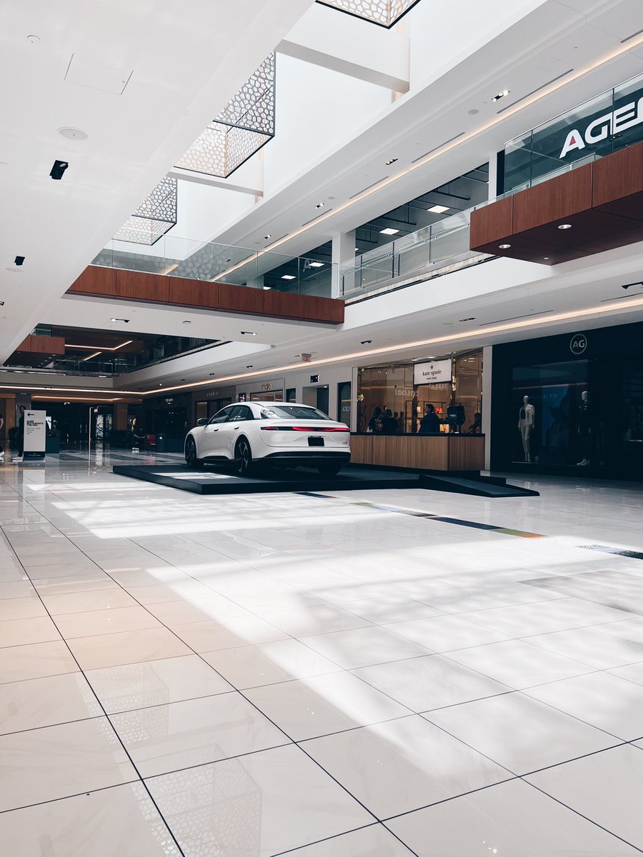 cxschultz's tweet image. Check out the Lucid Studio Pop Up now live at The Galleria in #Houston, TX. You can see and touch the interior material and external colors in this one of a kind display!  Groundbreaking in all ways!! #lucidmotors #lucidowners #lucid #touring #electric #cars