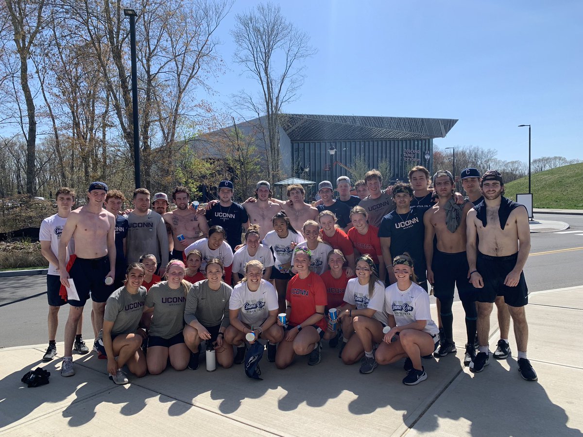 Who says workouts can’t be fun?? Congrats to everyone on completing this years Scavenger hunt workout🤝 Huge shoutout to the winning squad🔥🏆 <a href="/UConnMHOC/">UConn Men's Hockey</a>