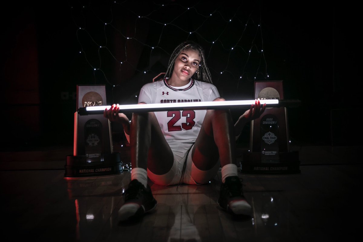 SakimaWalker's tweet photo. Gamecock Nation wassup 👀? #NotCommitted https://t.co/4lkKnRoNfV