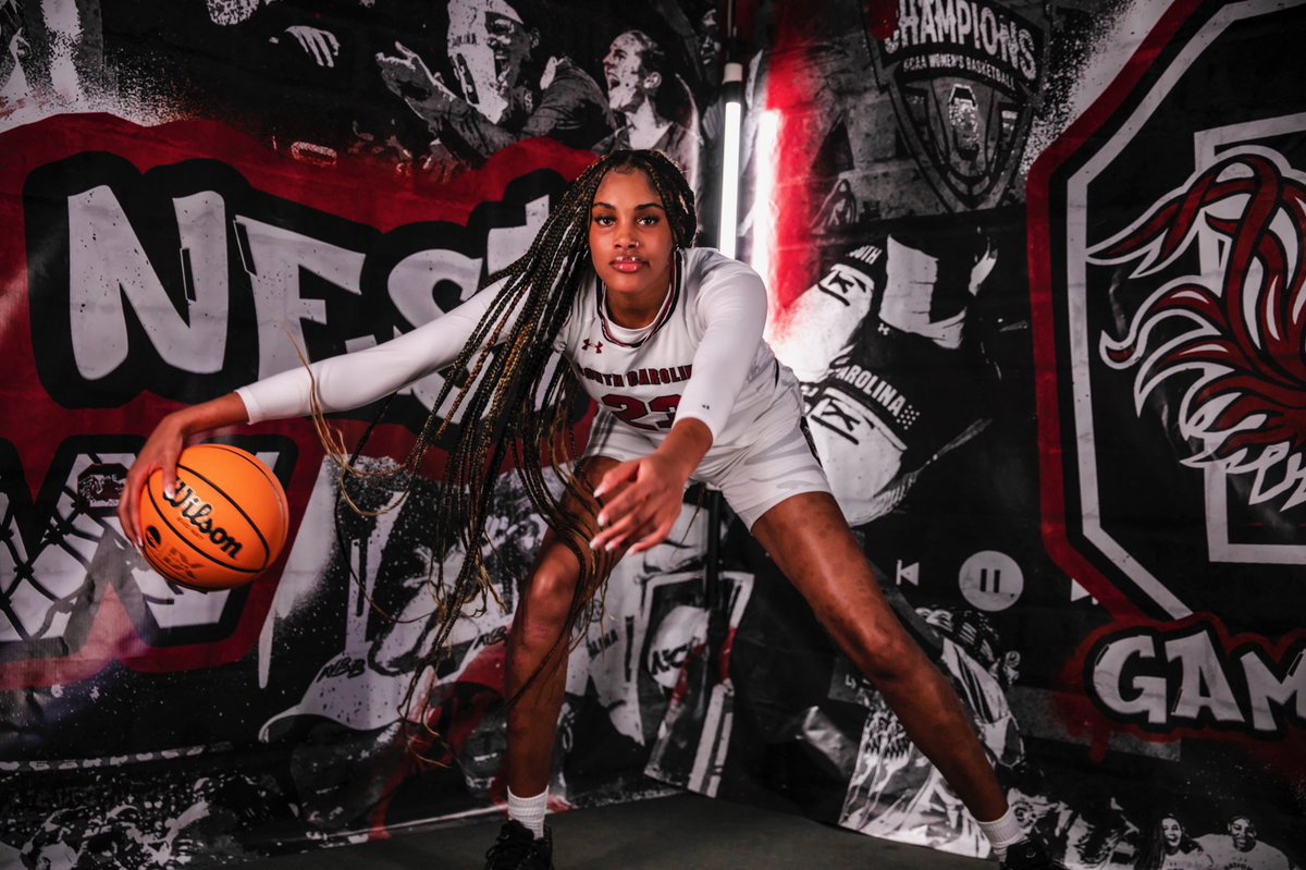 SakimaWalker's tweet photo. Gamecock Nation wassup 👀? #NotCommitted https://t.co/4lkKnRoNfV