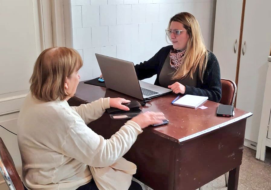 SantiCarnaghi's tweet photo. 🚛 ¡Seguimos llevando los organismos a los pueblos!
Estuvimos en la localidad de #Rawson con #ANSES, #PAMI, #IPS, y #DefensoríaPBA atendiendo consultas y realizando trámites.
💙 Felices de acercar a lxs vecinxs de las localidades el nuevo Plan de Pago de Deuda Previsional! https://t.co/fQ2iVtovZb