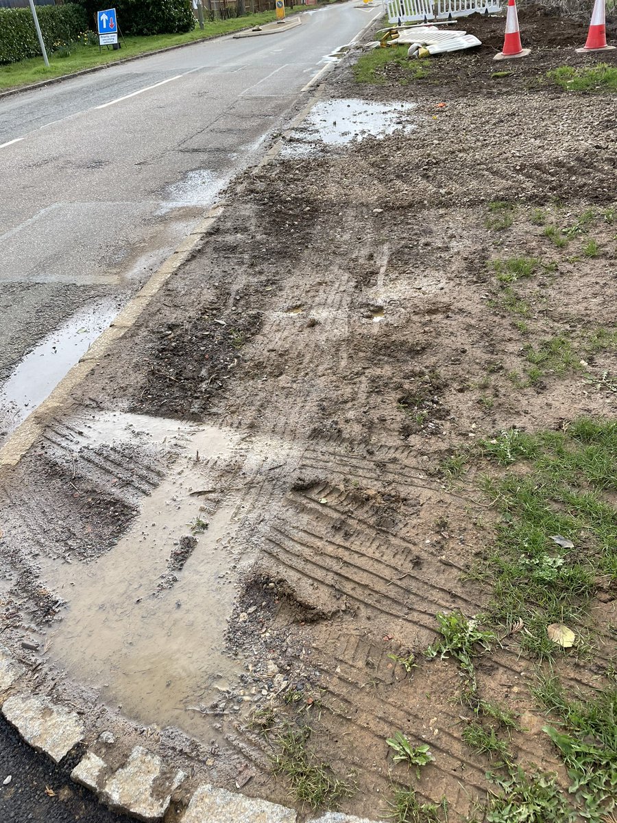 dtolson's tweet photo. @MrNickKnowles @HayfieldHomes This is what @HayfieldHomes has done to my community @MrNickKnowles, our previously immaculate and well loved, resident maintained verges have been like this for 6 weeks now, dug up to lay cables to their development and not yet reinstated https://t.co/YoeHrx5g0r