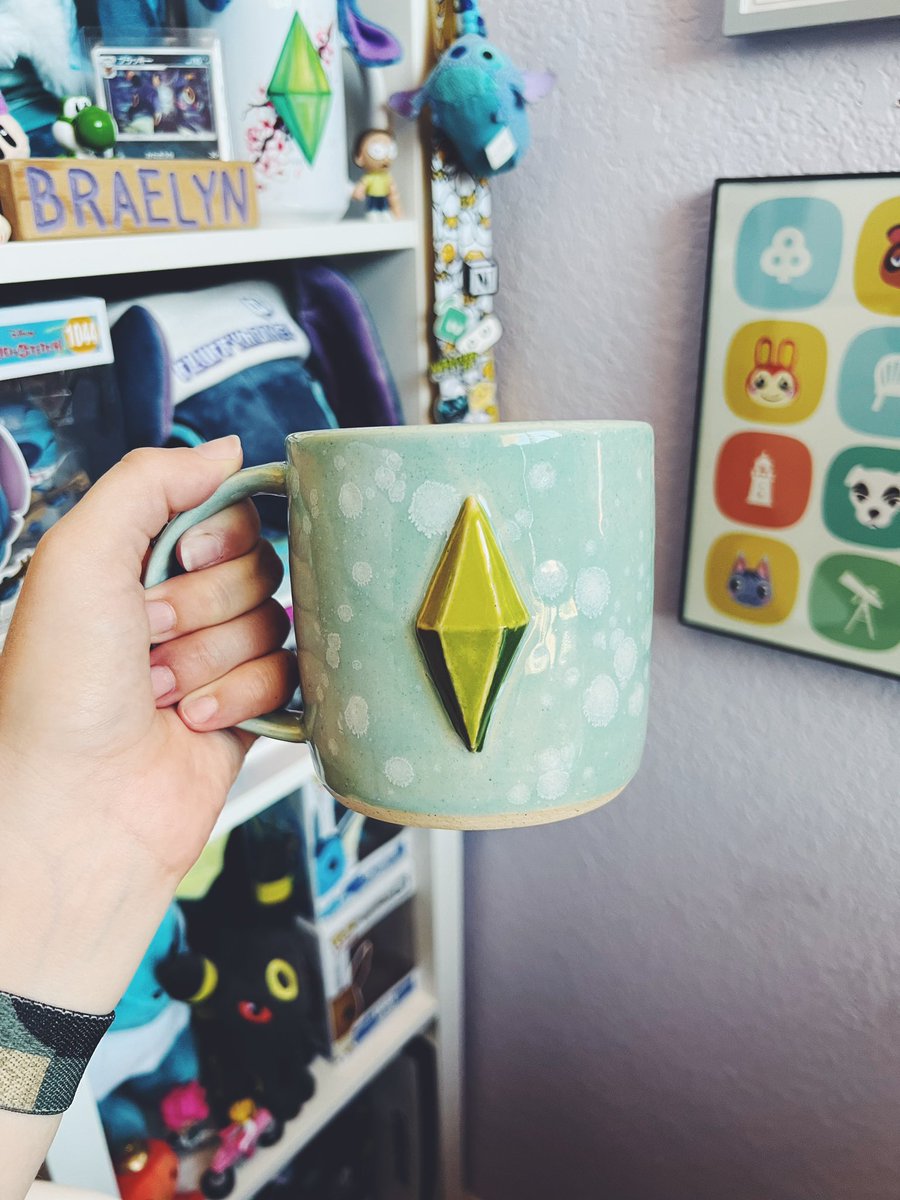 FlufffyMonkey's tweet photo. Spent more money on this than I'd like to admit but I love it so much and I will be keeping it forever 💕 #thesims https://t.co/yp6vsuq20S