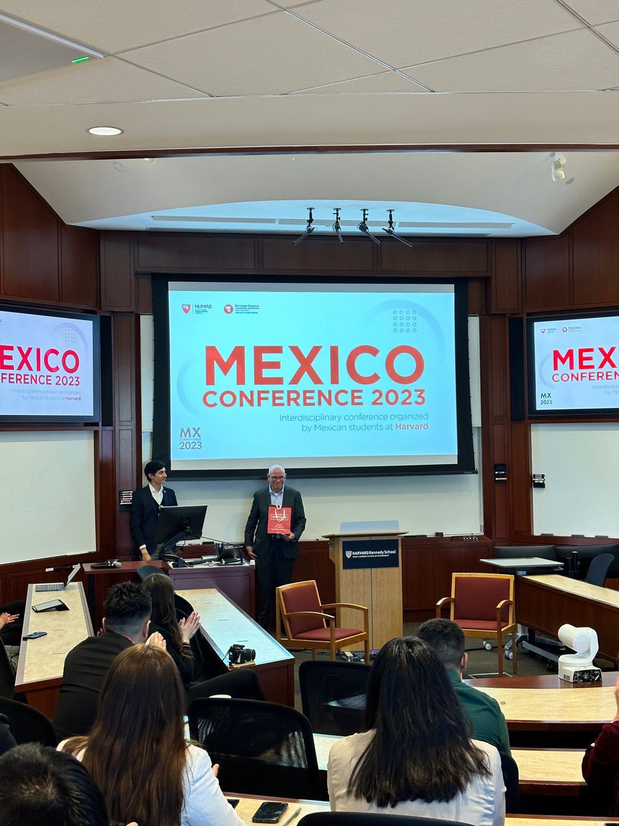 afierrog's tweet photo. Fue un honor dar las palabras de bienvenida en la reconocida #MXConference2023 de estudiantes de @HarvardHUMAS. Este foro anual de reflexión y análisis de los retos de México, permite la discusión de propuestas de políticas públicas en beneficio de nuestro país. Mucho éxito! https://t.co/UQwSpawkuV